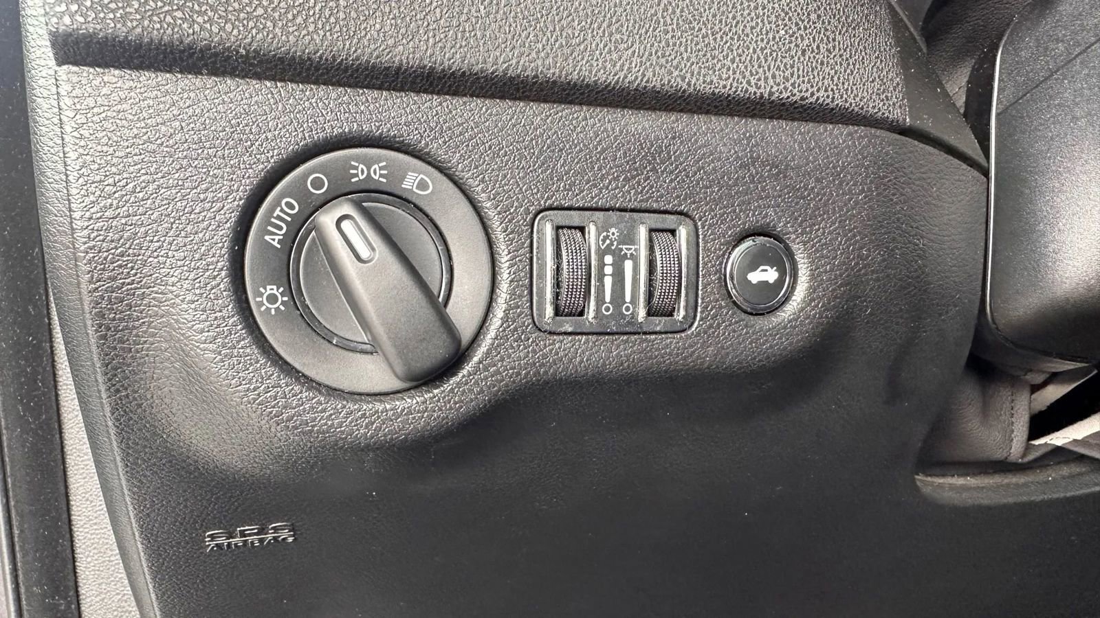 Used 2023 Dodge Charger SXT RWD image 16