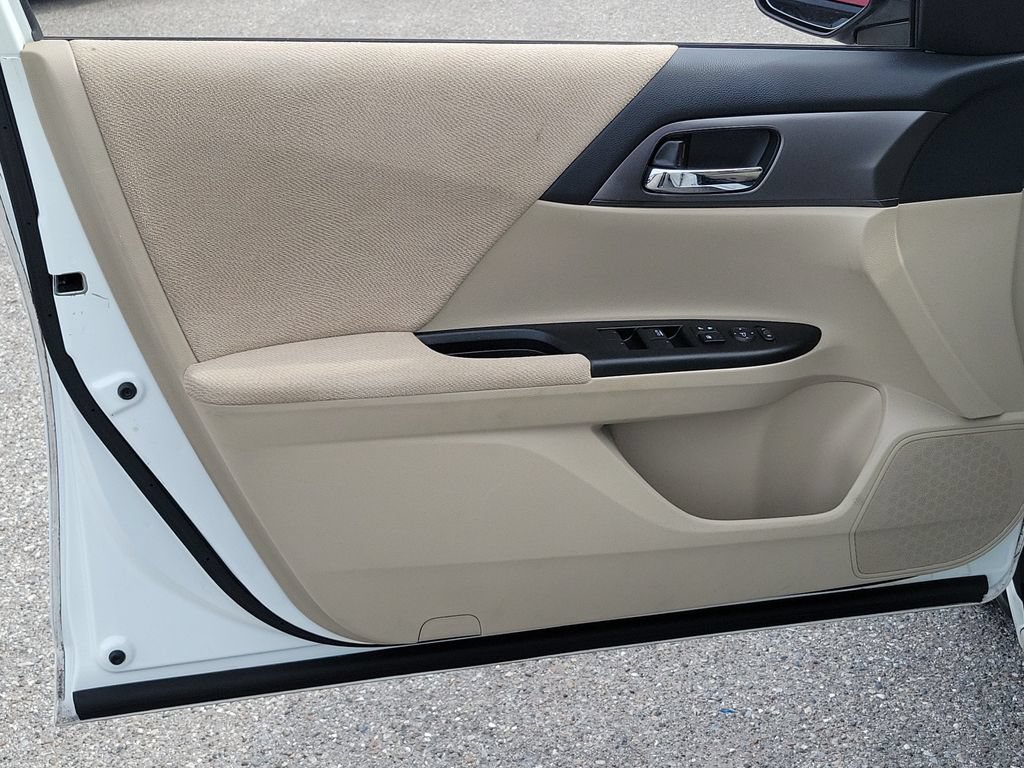 Used 2013 Honda Accord LX image 21