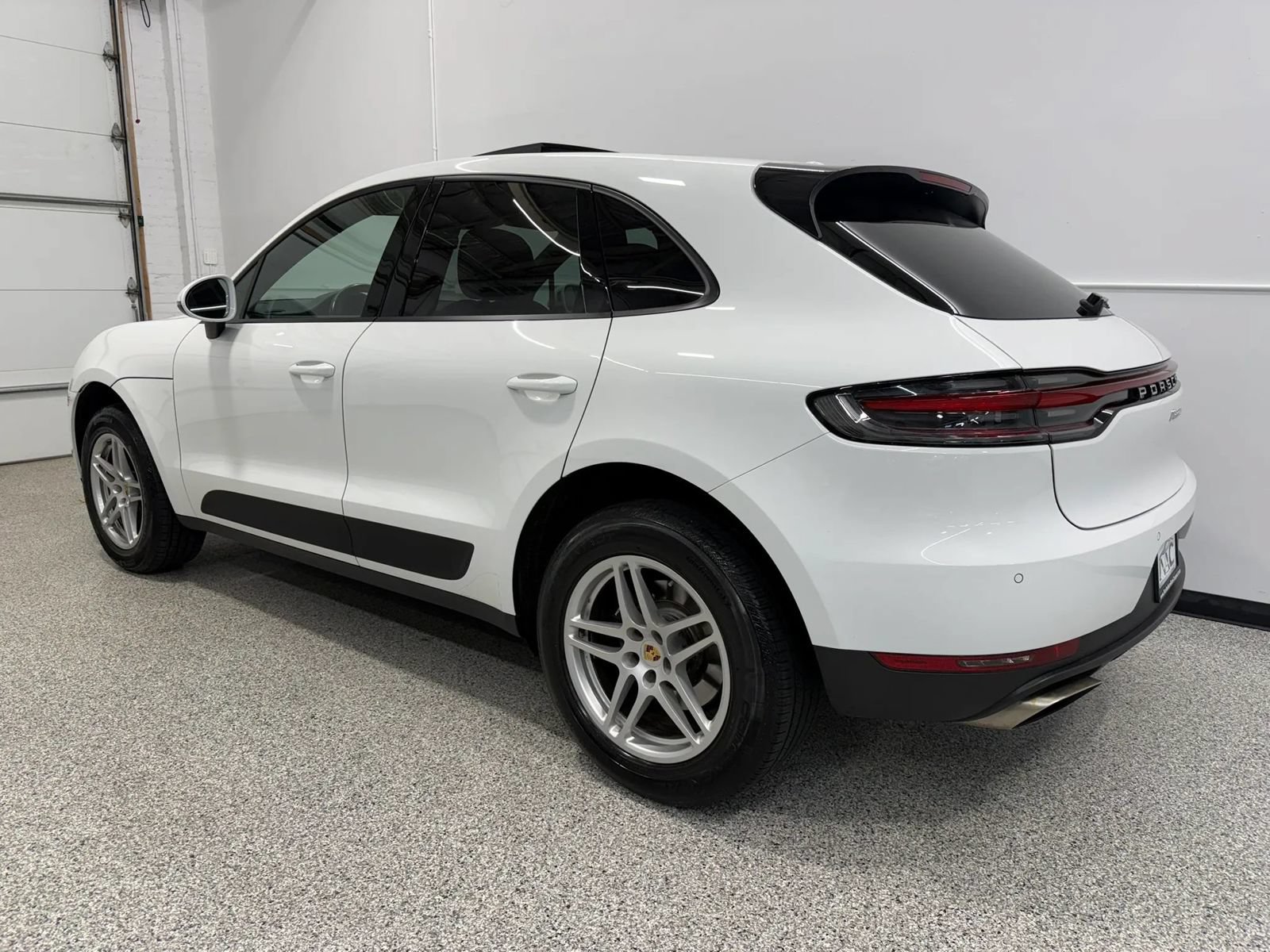 Used 2020 Porsche Macan AWD/4WD image 4