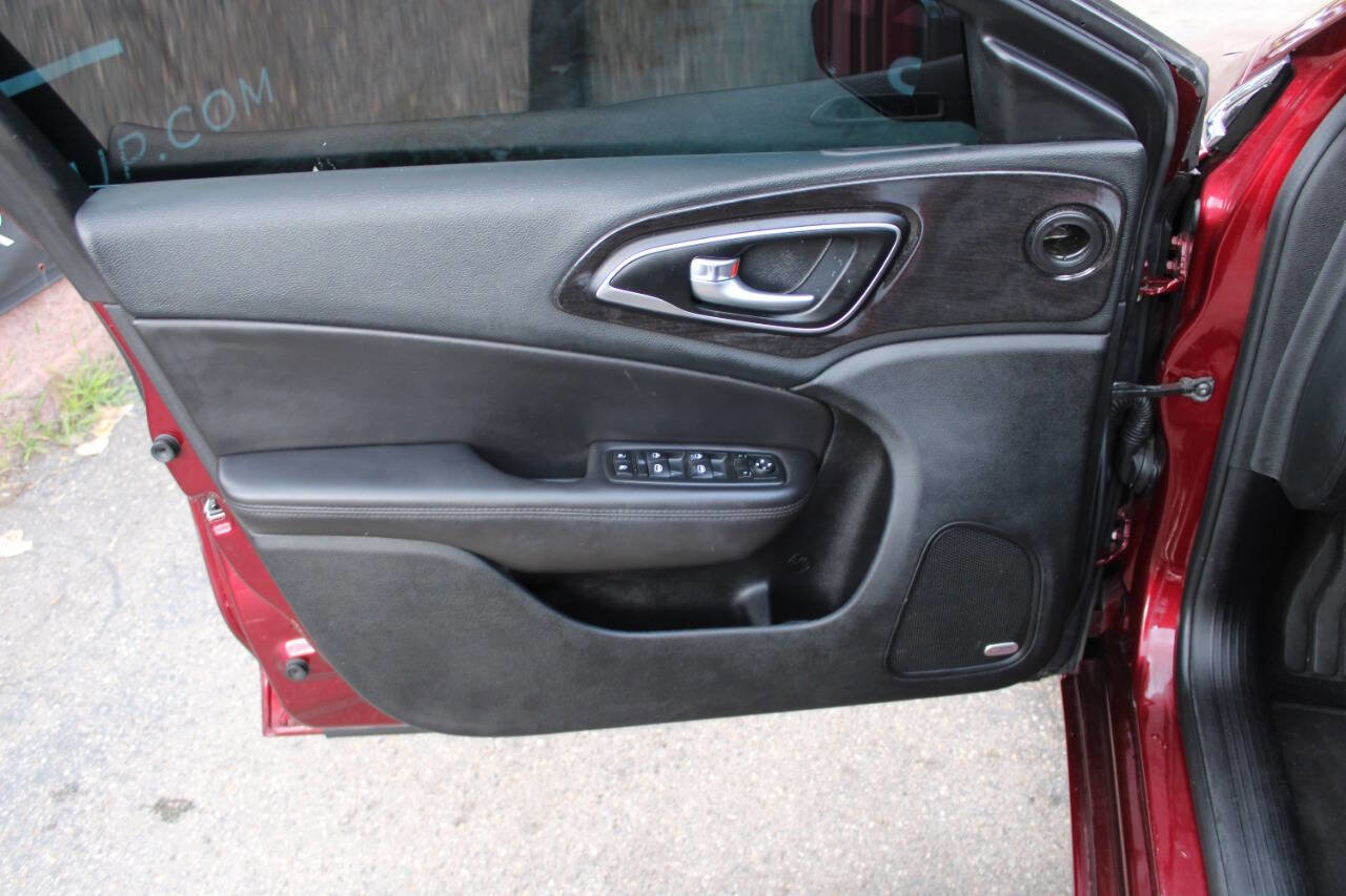 Used 2015 Chrysler 200 C w/ Navigation & Sound Group I image 18