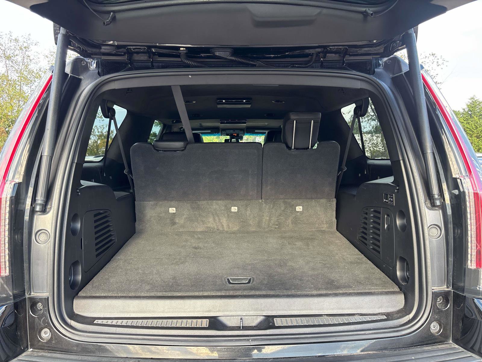 Used 2020 Cadillac Escalade ESV Platinum image 17