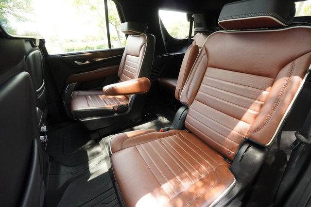 Used 2024 GMC Yukon Denali Ultimate AWD/4WD image 23