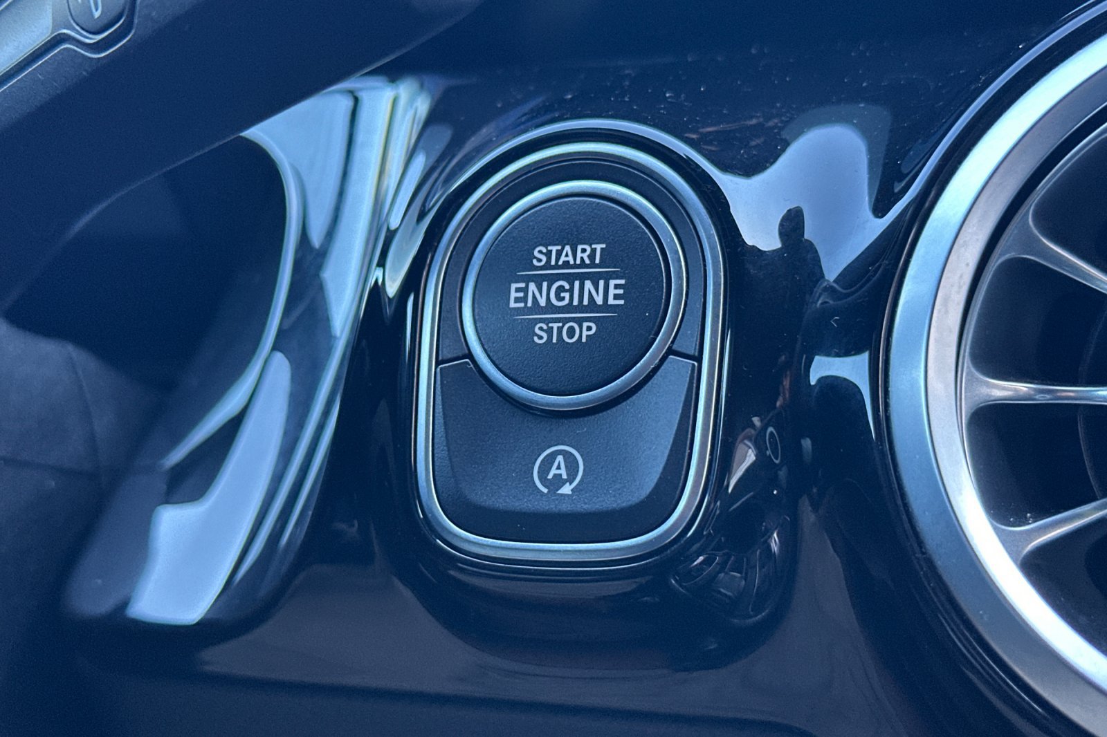 Certified 2025 Mercedes-Benz GLA 250 image 23