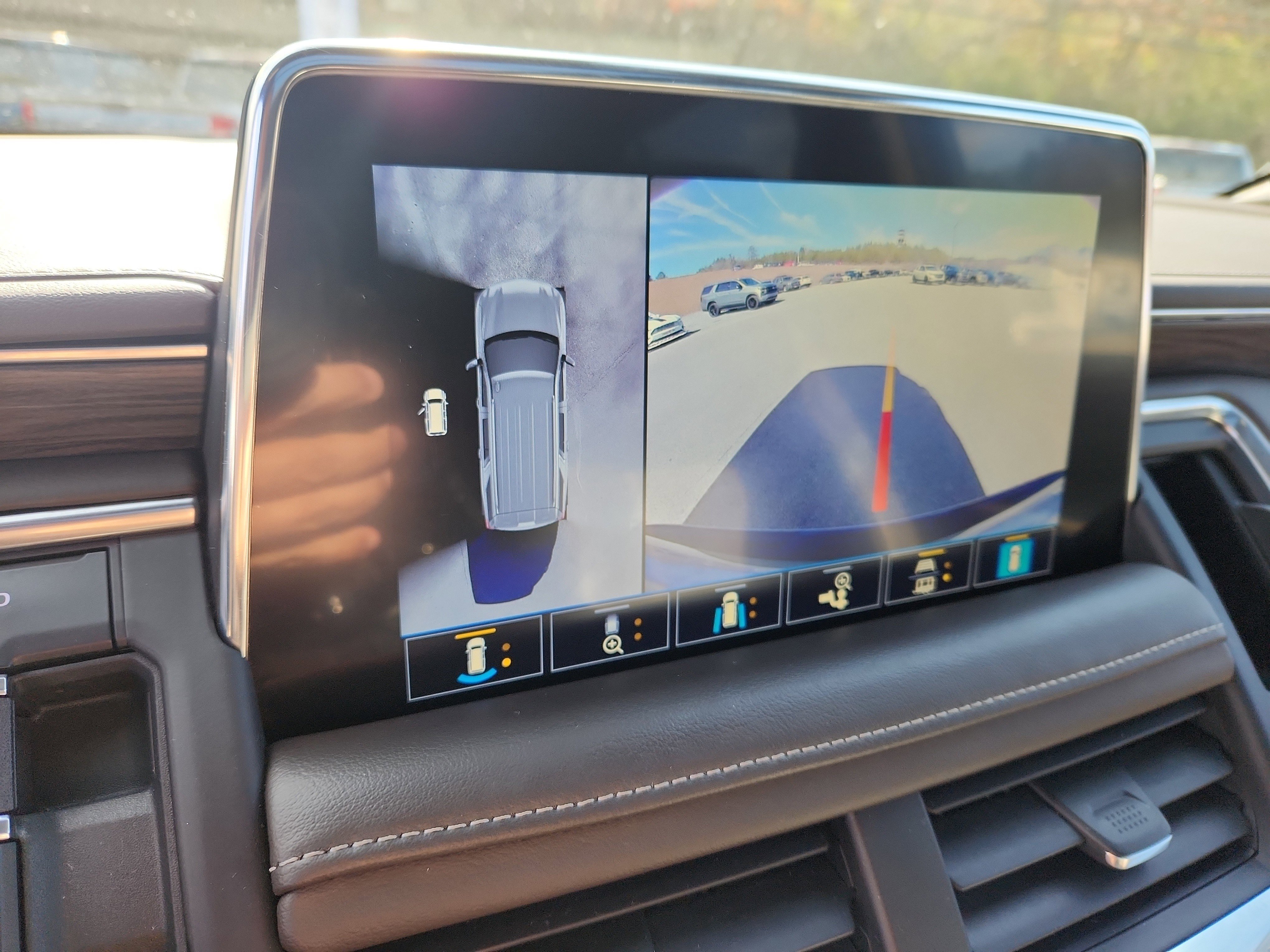 Used 2021 Chevrolet Tahoe Z71 w/ Z71 Signature Package image 34