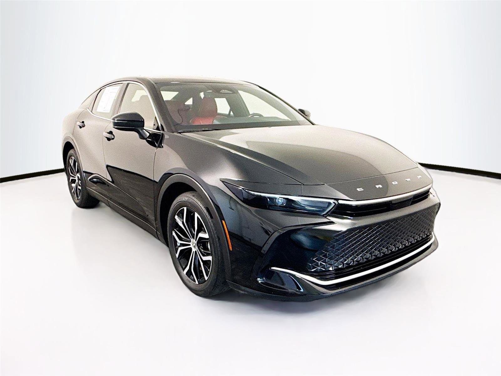 Used 2023 Toyota Crown XLE image 7