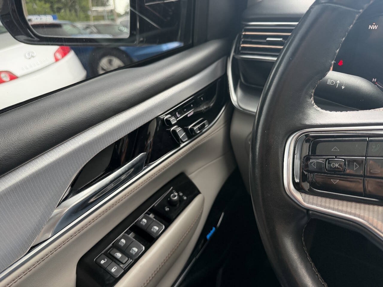 Used 2022 Jeep Grand Wagoneer Series I AWD/4WD image 26