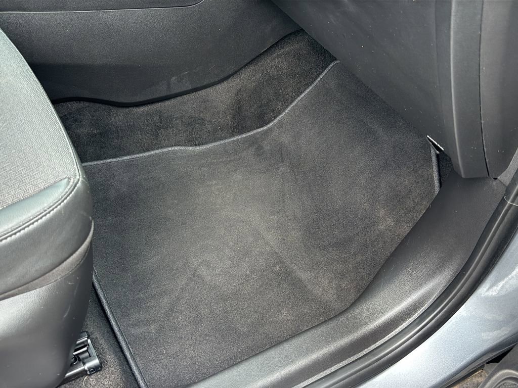 Used 2020 Buick Encore GX Preferred w/ Cold Weather Comfort Package FWD image 35