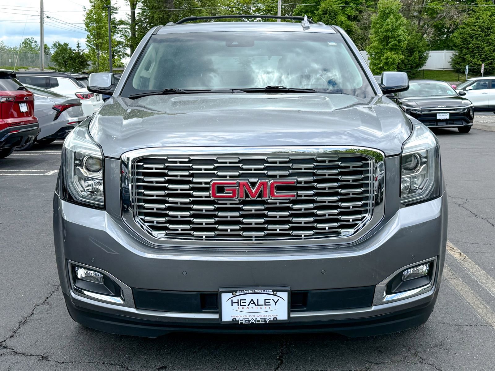Used 2020 GMC Yukon Denali w/ Denali Ultimate Package AWD/4WD image 2