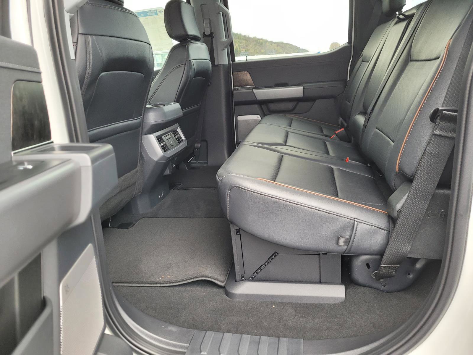 New 2026 Ford F250 Lariat w/ FX4 Off-Road Package image 10