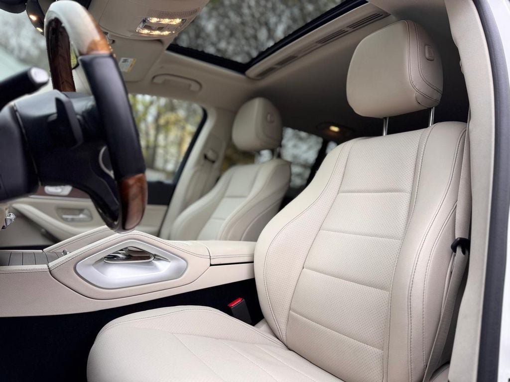 Used 2022 Mercedes-Benz GLS 450 4MATIC image 20