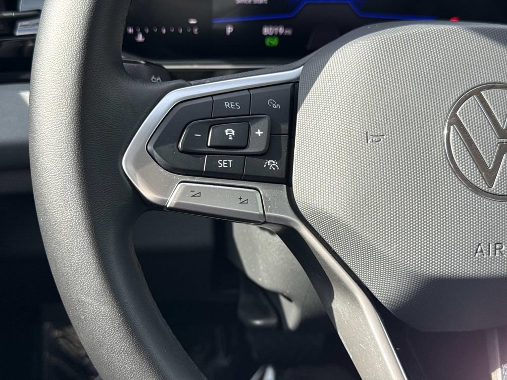 Used 2025 Volkswagen Jetta SE FWD image 10
