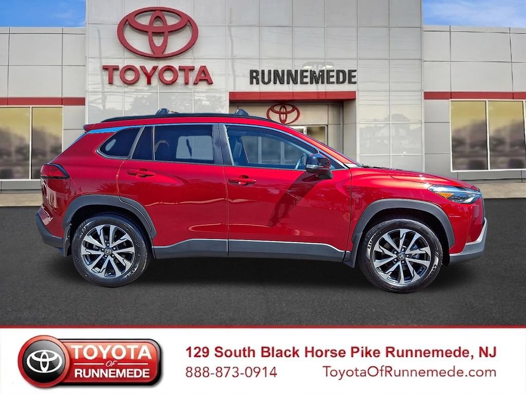 Certified 2025 Toyota Corolla Cross XLE w/ Convenience Package AWD/4WD image 7