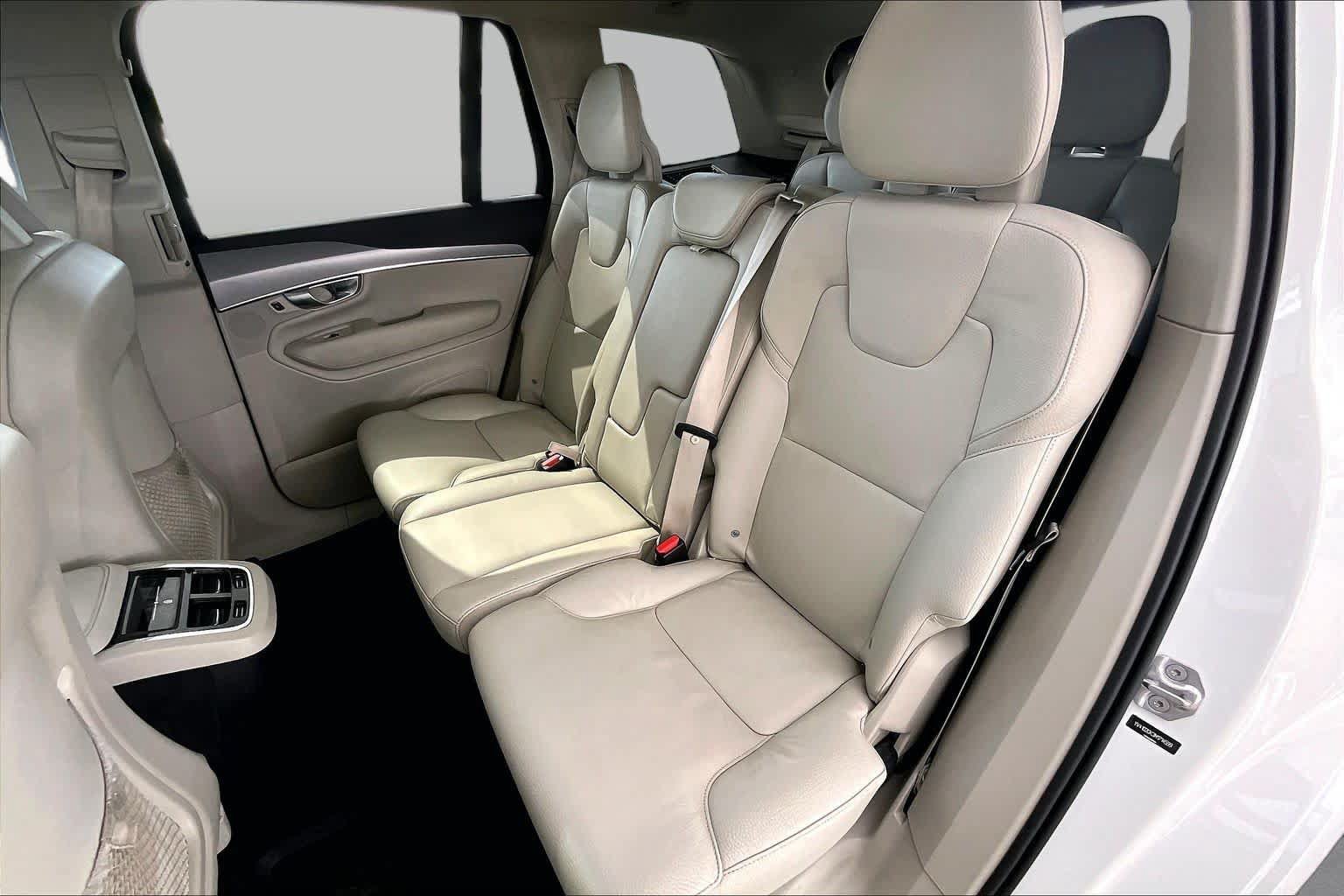 Used 2021 Volvo XC90 T5 Momentum w/ Protection Package Premier FWD image 20