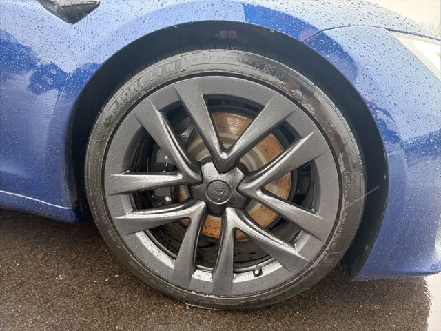 Used 2021 Tesla Model S Plaid image 3