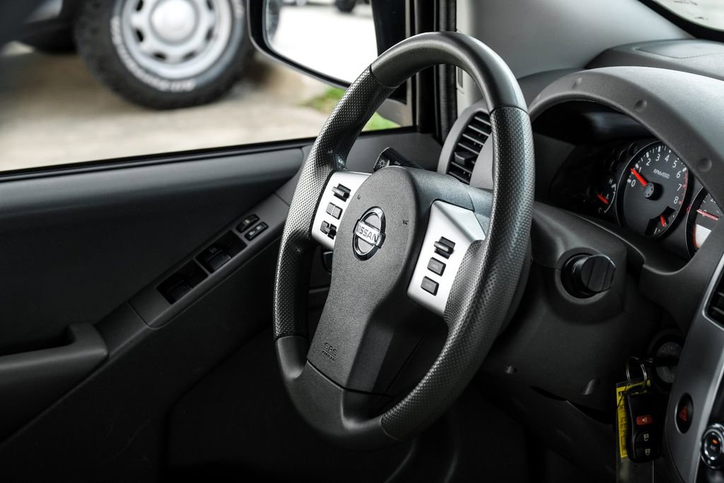Used 2018 Nissan Frontier SV RWD image 11