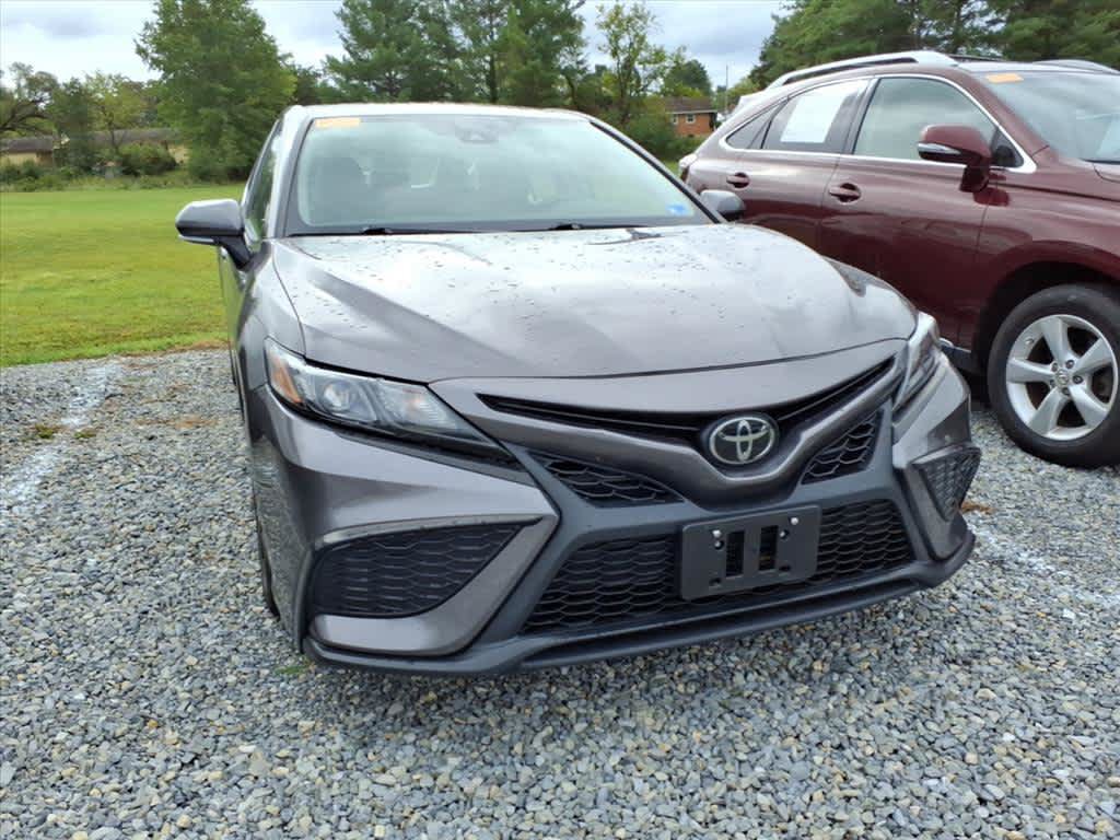 Used 2023 Toyota Camry SE FWD image 9