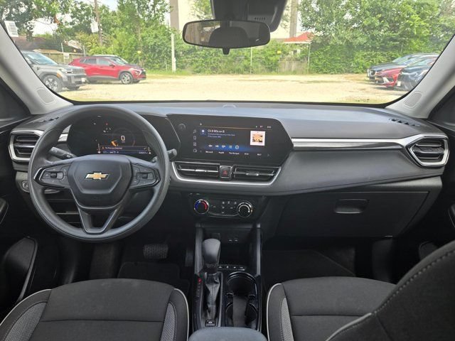 Used 2025 Chevrolet TrailBlazer LT AWD/4WD image 24
