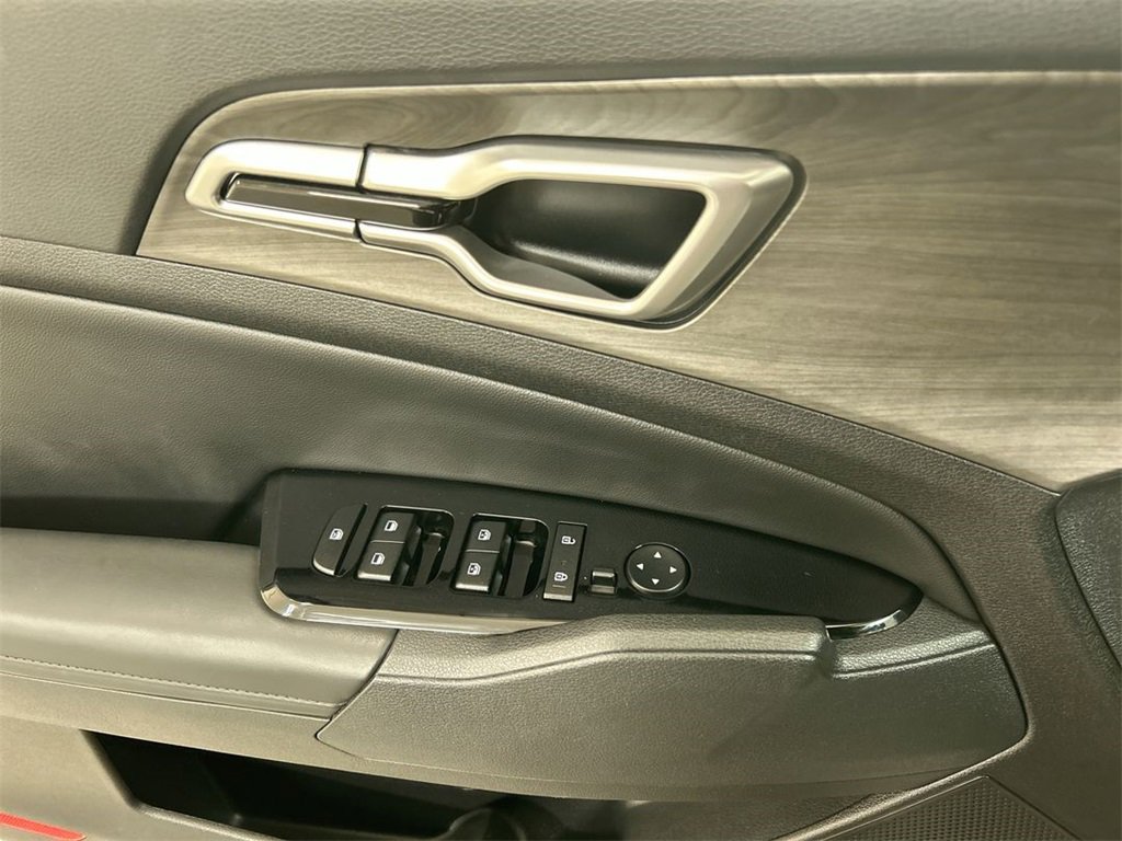 Used 2025 Kia Sportage X-Line image 11
