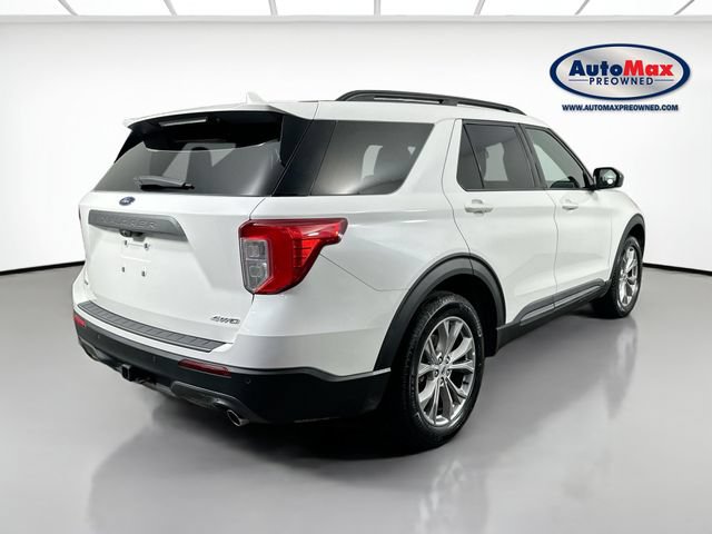 Used 2023 Ford Explorer XLT w/ Equipment Group 202A AWD/4WD image 2
