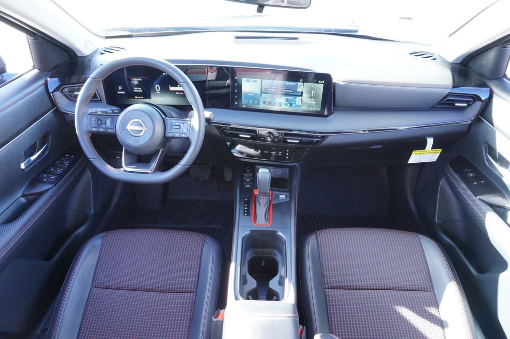 Certified 2025 Nissan Kicks SR FWD image 11