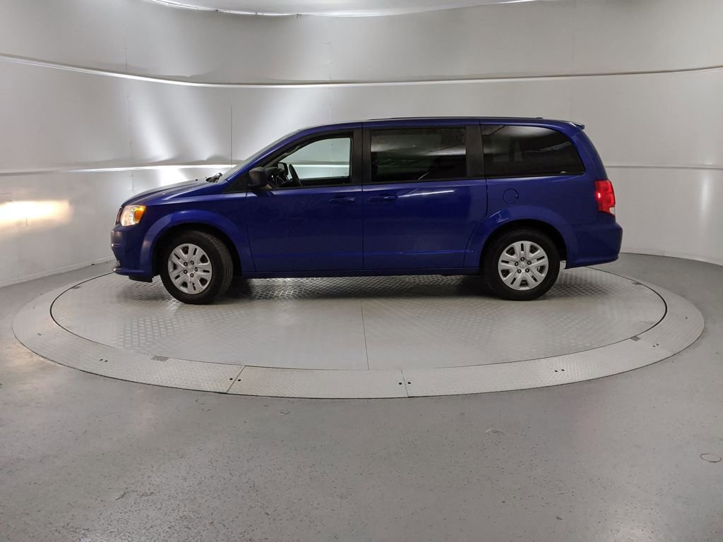 Used 2018 Dodge Grand Caravan SE w/ UConnect Hands-Free Group image 5