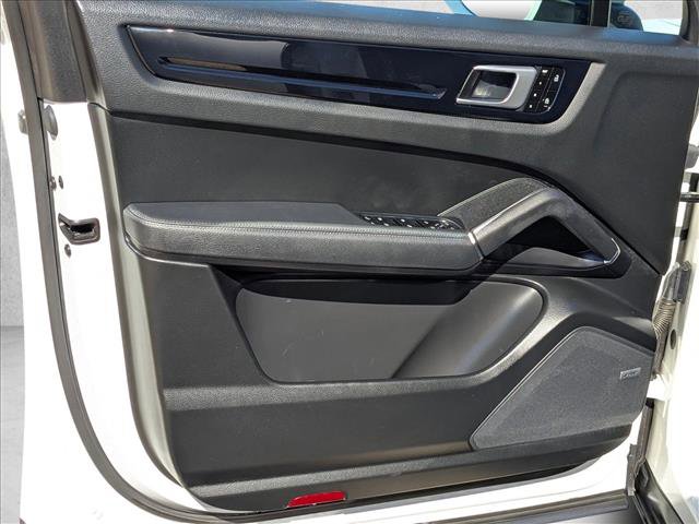 Used 2021 Porsche Cayenne Coupe image 10