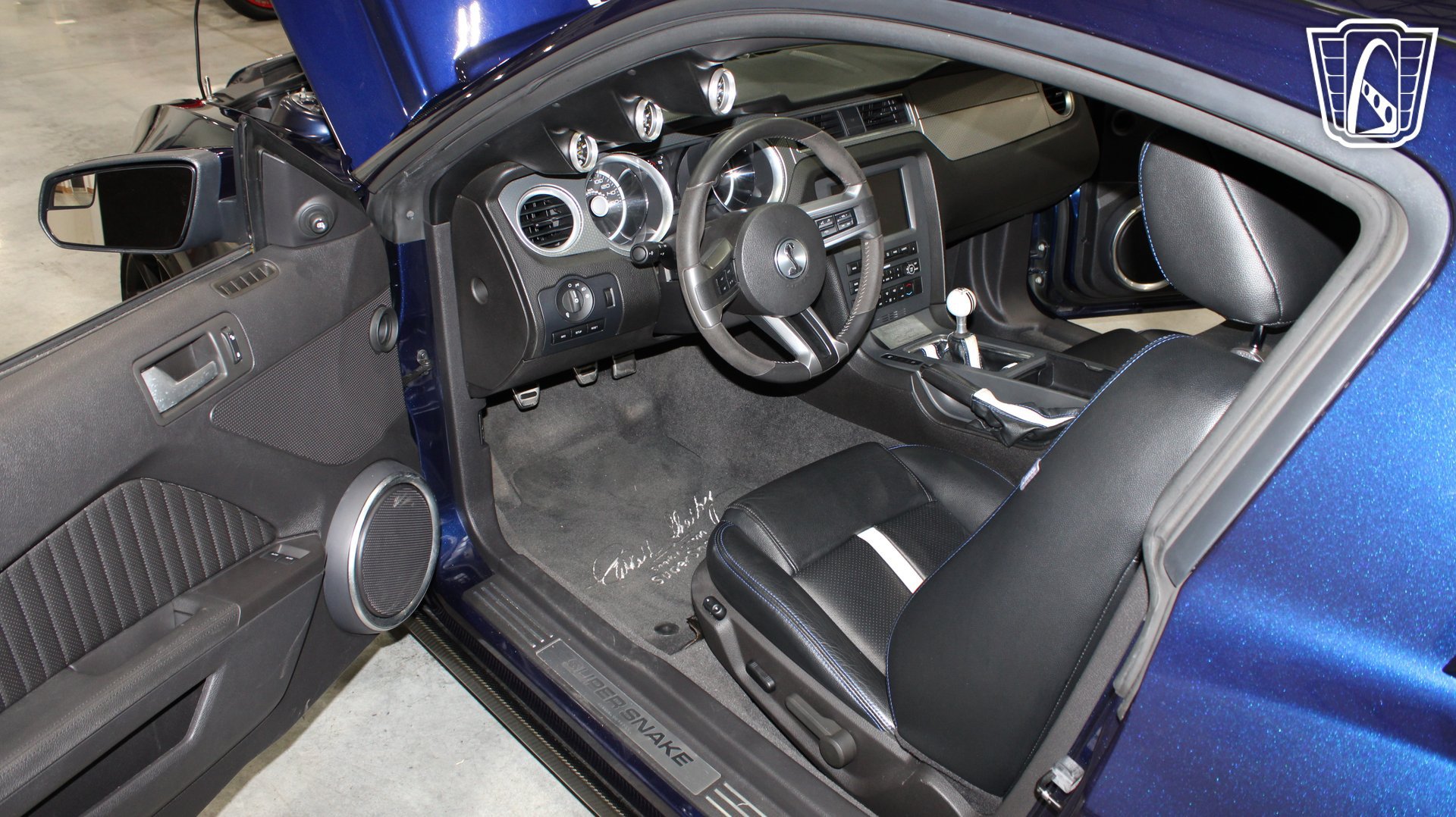Used 2011 Ford Mustang Shelby GT500 w/ Electronics Pkg RWD image 6