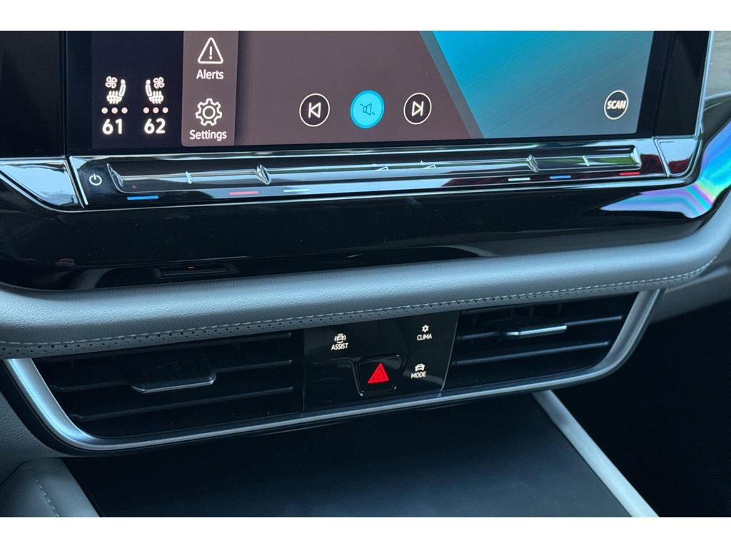 Used 2024 Volkswagen Atlas SE image 23