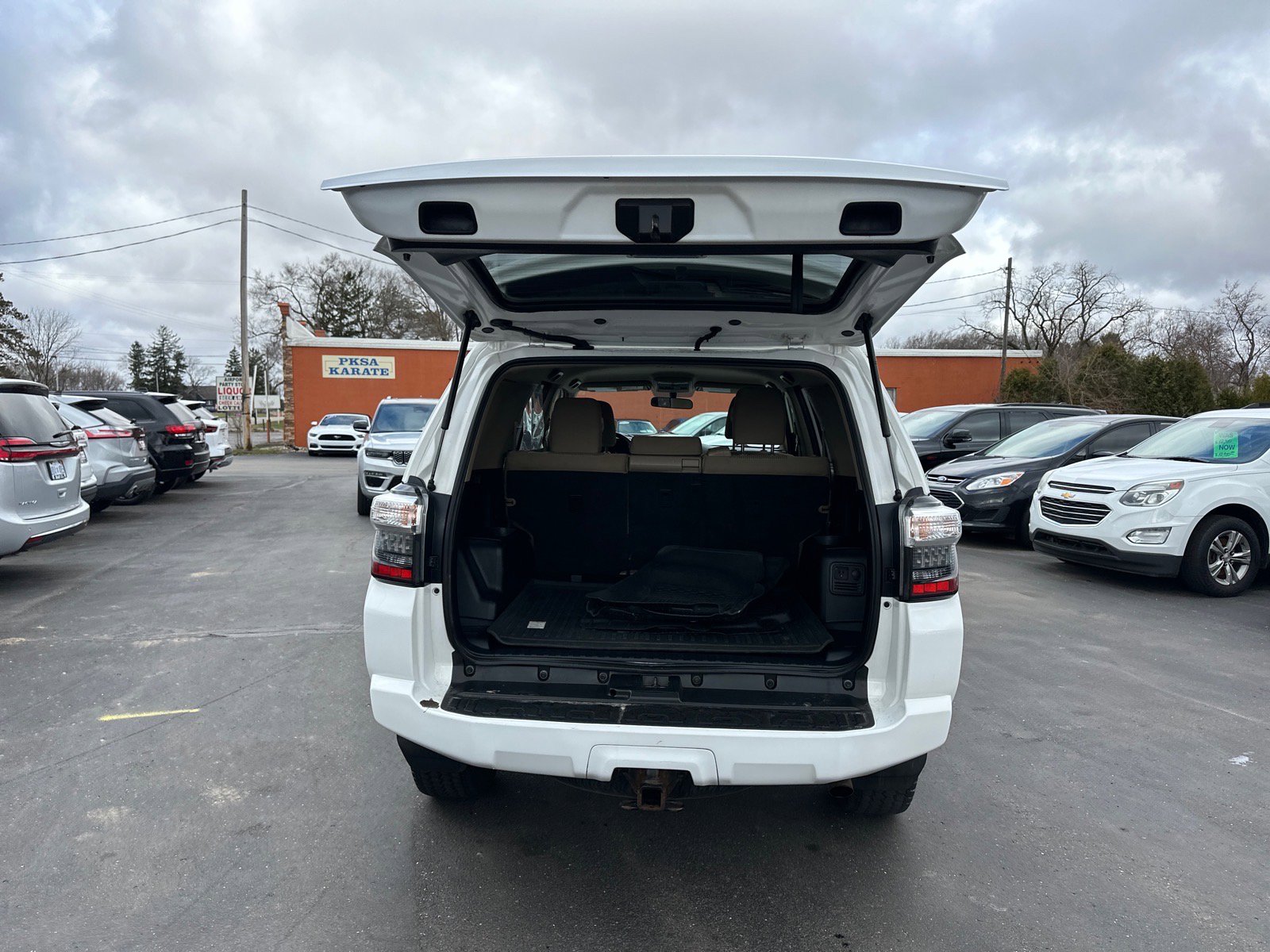 Used 2016 Toyota 4Runner SR5 image 9