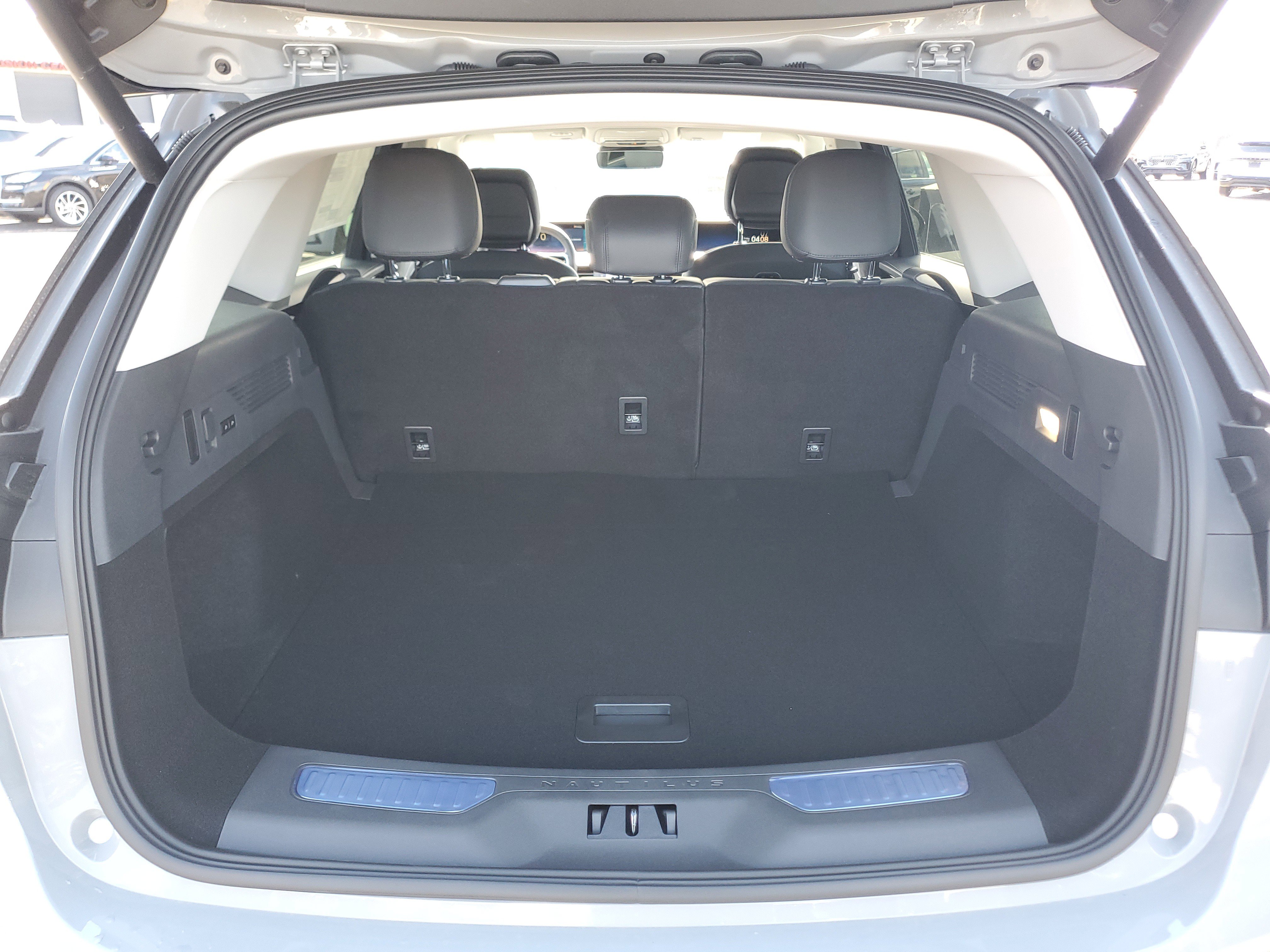 New 2026 Lincoln Nautilus Premier w/ Equipment Group 102A image 31