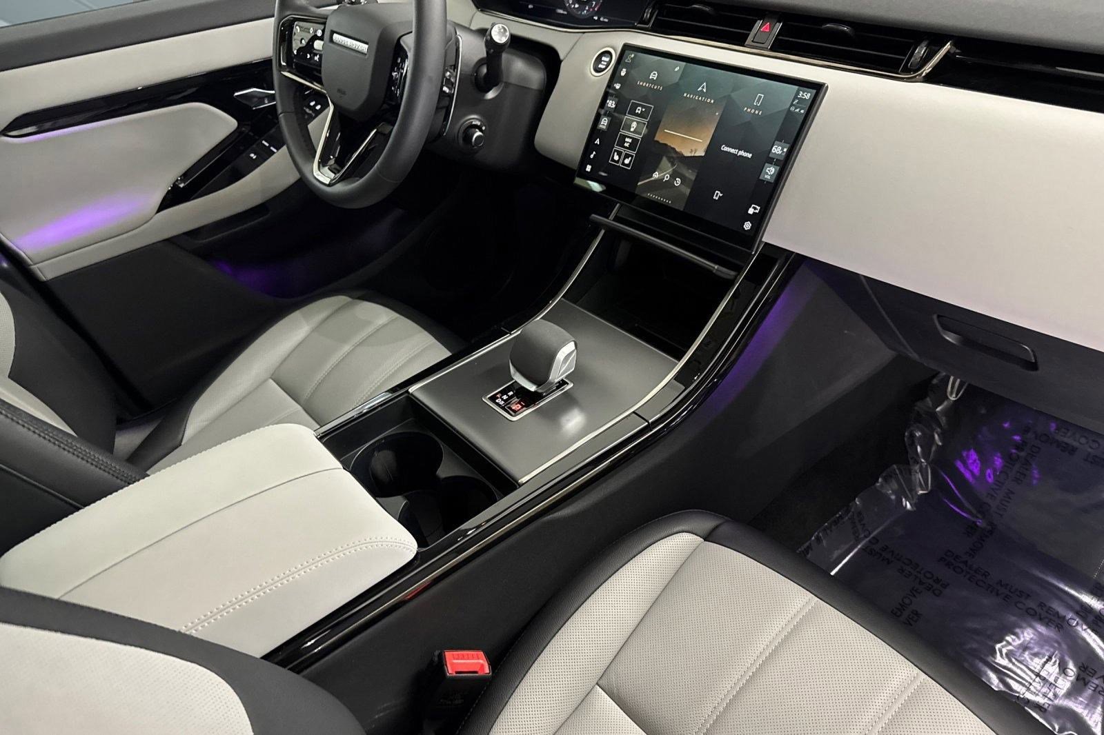 Used 2024 Land Rover Range Rover Evoque Dynamic SE image 32