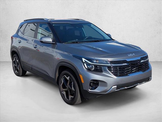 Used 2025 Kia Seltos EX w/ EX Sunroof Package image 3