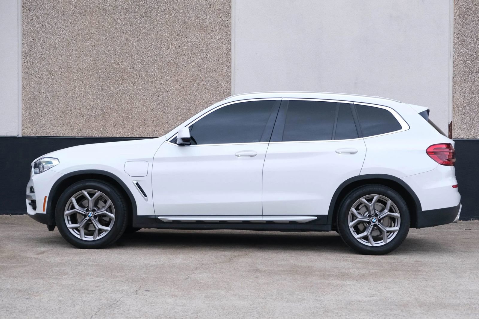 Used 2021 BMW X3 xDrive30e w/ Convenience Package (ZC2) image 6