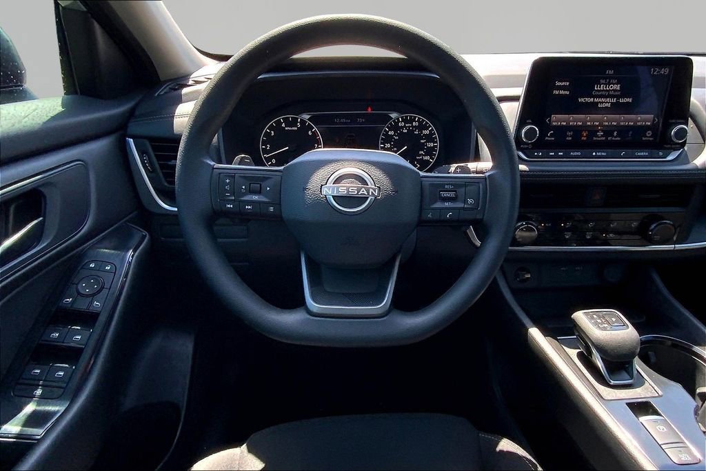 Used 2025 Nissan Rogue S image 8