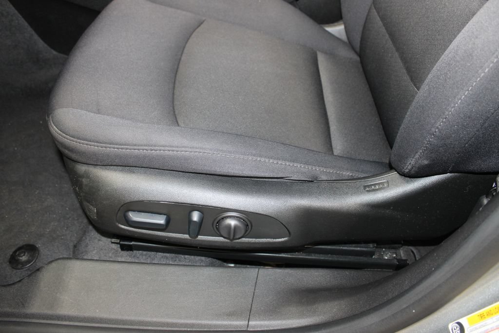 Used 2024 Chevrolet Malibu LT FWD image 12