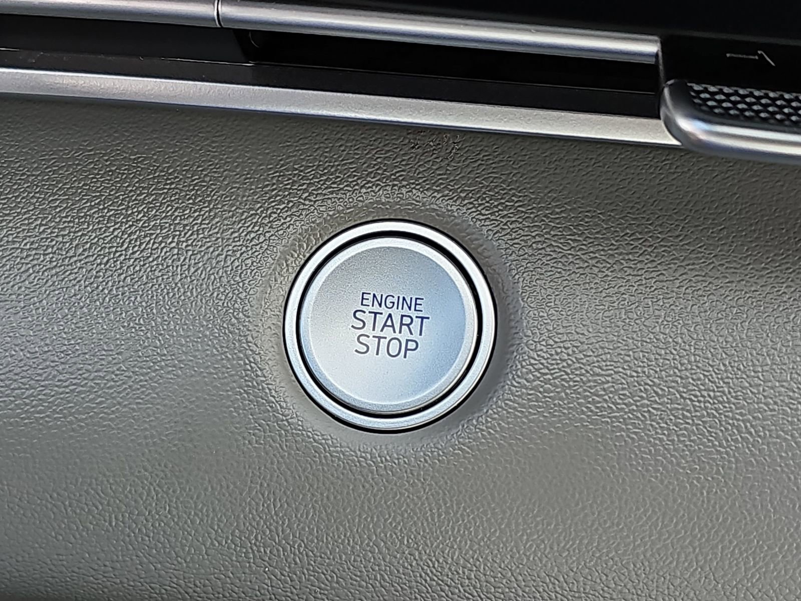 Certified 2023 Hyundai Elantra SEL image 28