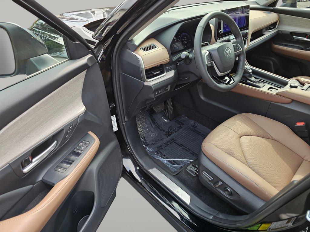 Used 2024 Toyota Grand Highlander Platinum image 20