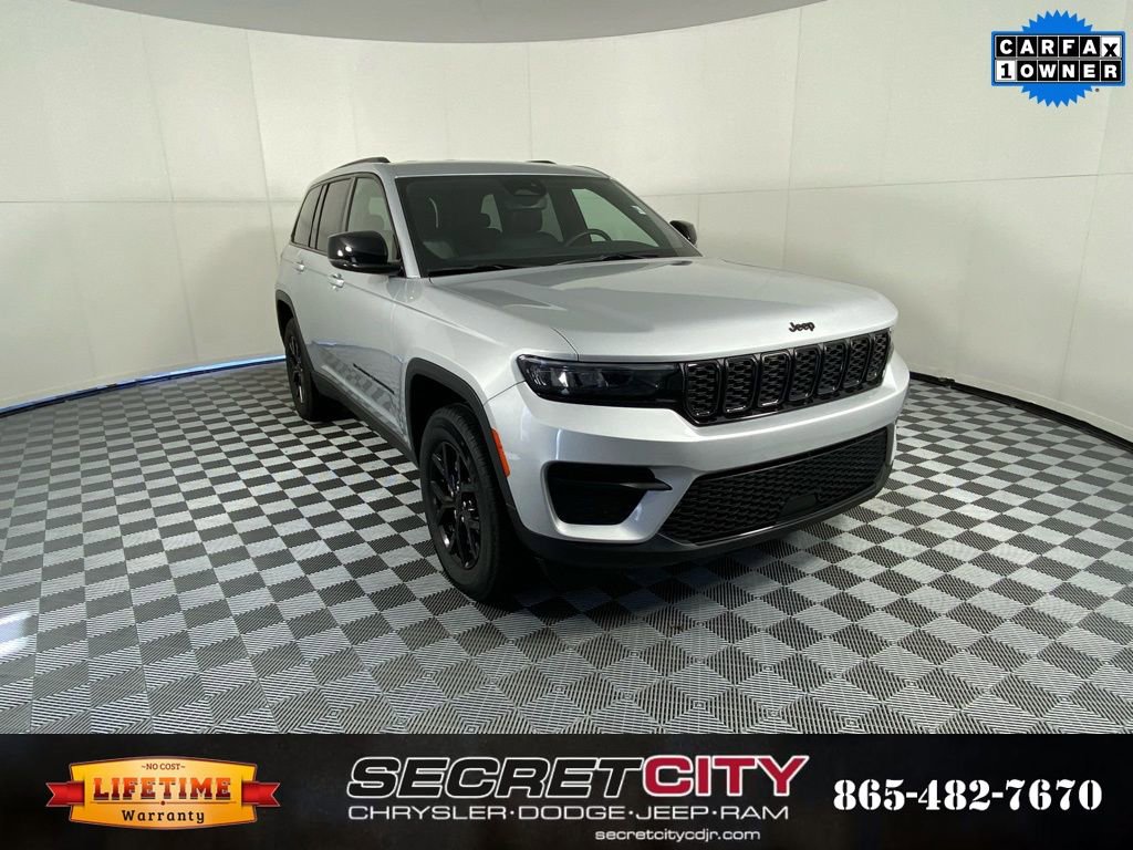 Used 2024 Jeep Grand Cherokee Altitude image 1