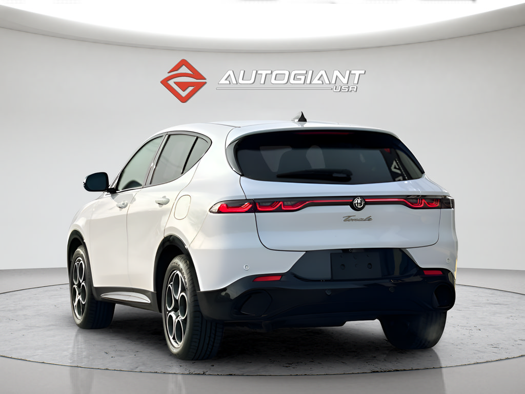 Used 2025 Alfa Romeo Tonale w/ Premium Package AWD/4WD image 9