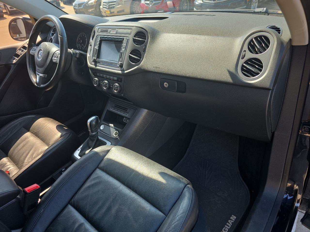 Used 2017 Volkswagen Tiguan Sport image 20