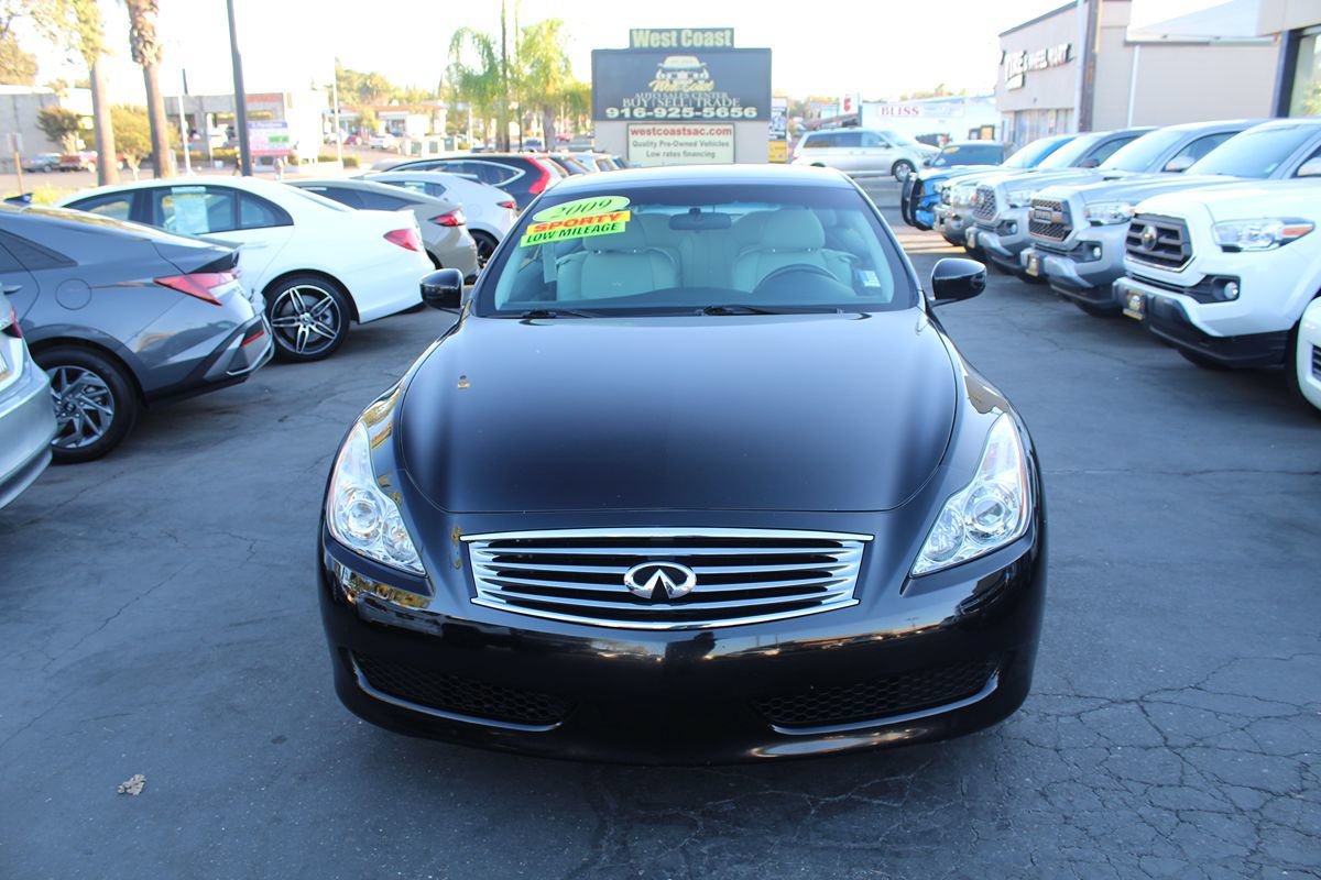 Used 2009 INFINITI G37 Convertible RWD image 3