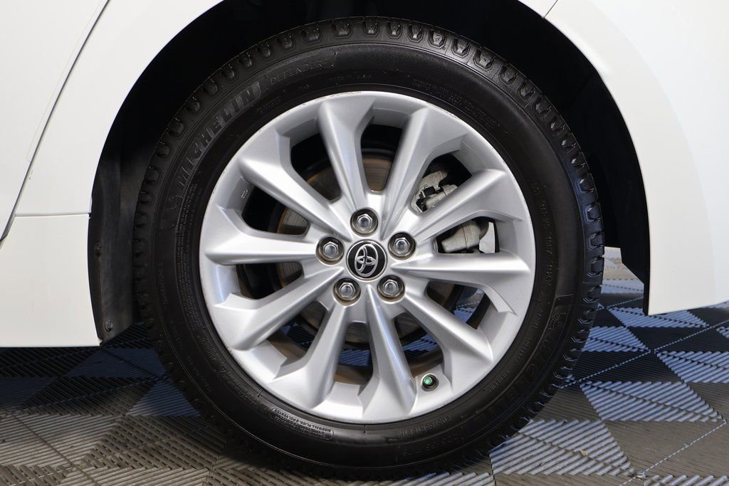 Used 2020 Toyota Corolla XLE w/ Carpet Mat Package (TMS) FWD image 16