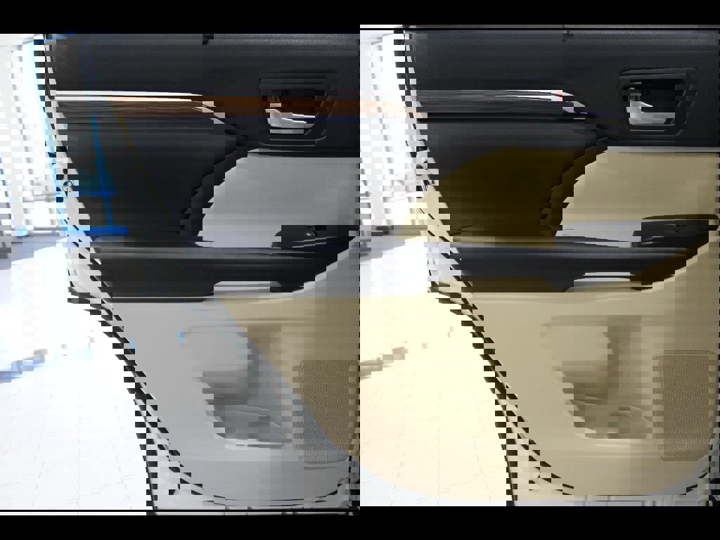 Used 2019 Toyota Highlander Limited image 18