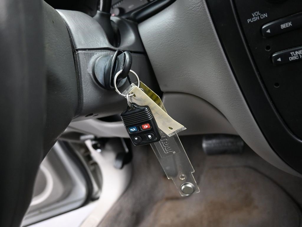 Used 2002 Ford Taurus SE image 17