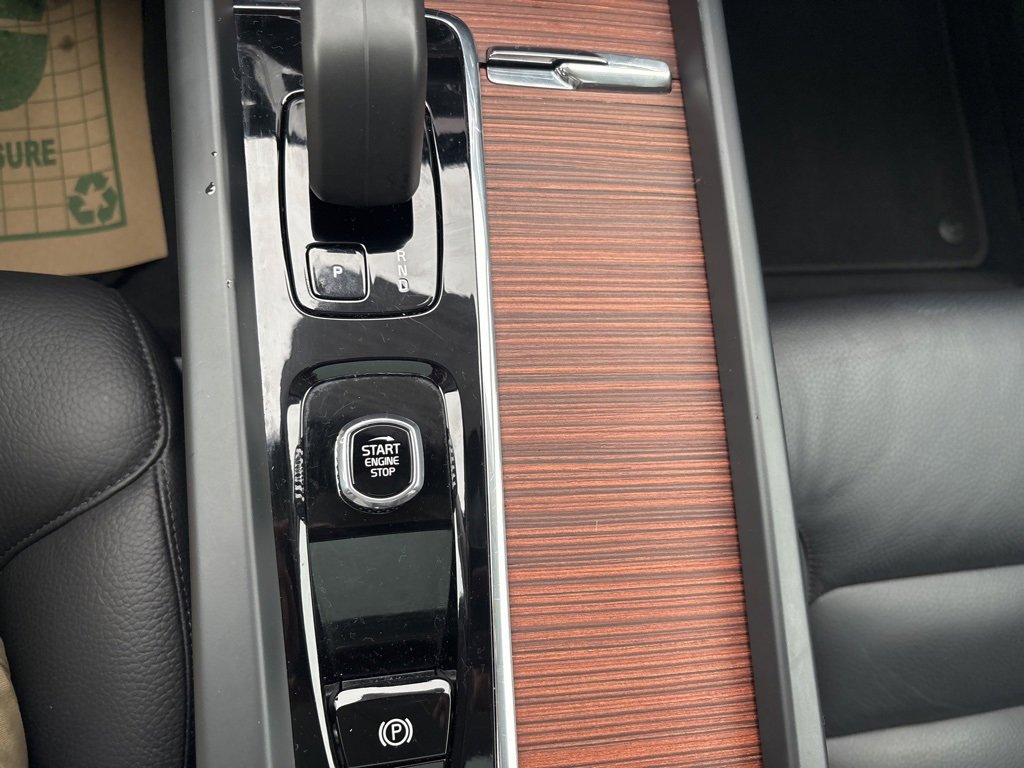 Certified 2024 Volvo XC60 B5 Plus image 29