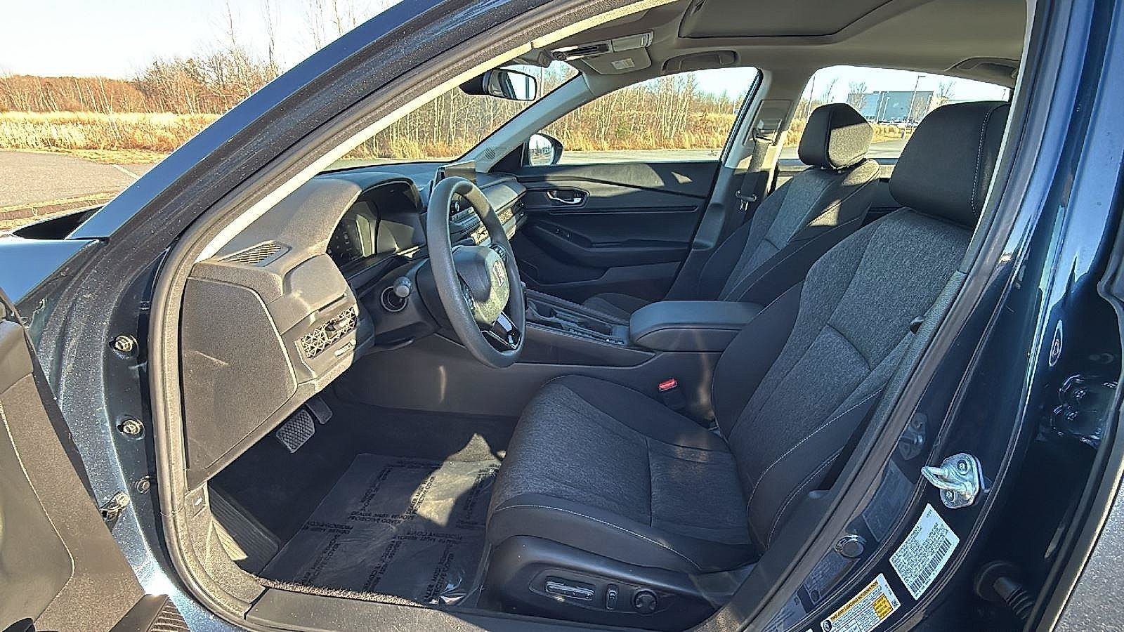 Used 2025 Honda Accord SE image 25