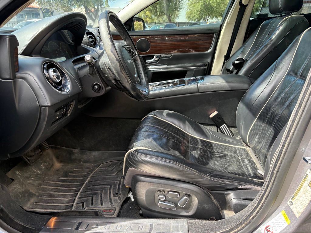 Used 2012 Jaguar XJ L RWD image 8