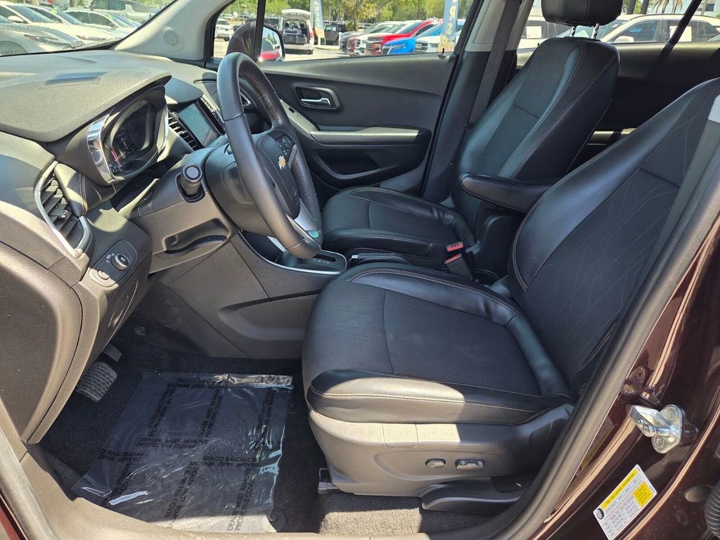 Certified 2021 Chevrolet Trax LT w/ LT Convenience Package FWD image 4