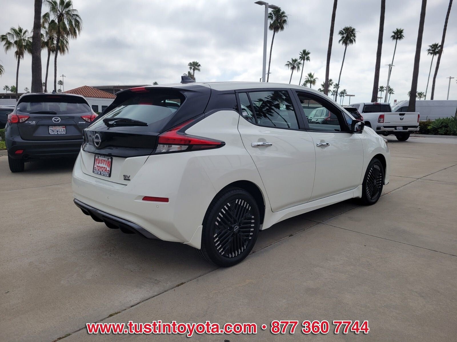 Used 2025 Nissan Leaf SV Plus image 4