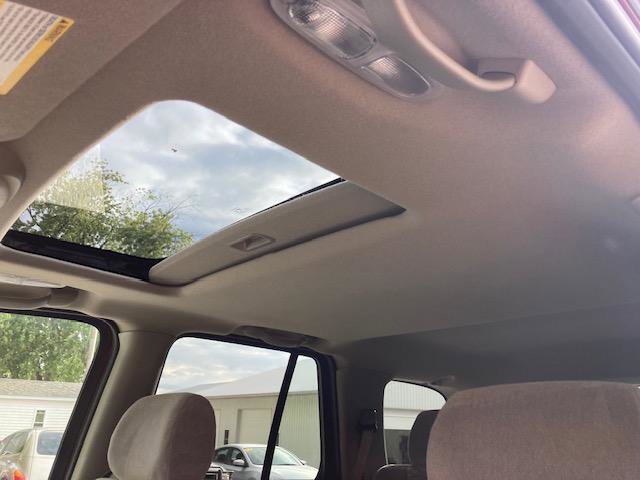 Used 2004 GMC Envoy SLE w/ Preferred Equipment Group image 29